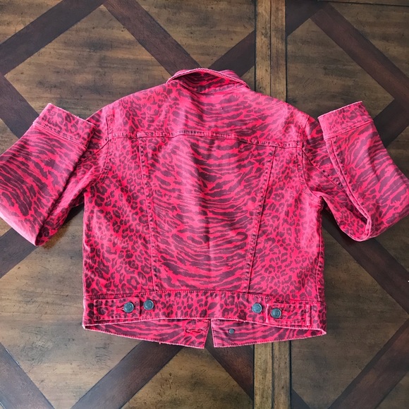 Current/Elliott
The Baby Trucker Leopard-Print Denim Jacket - Picture 2 of 10